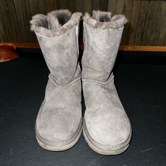 Grey Bow Tie Uggs - Picture 3 of 7